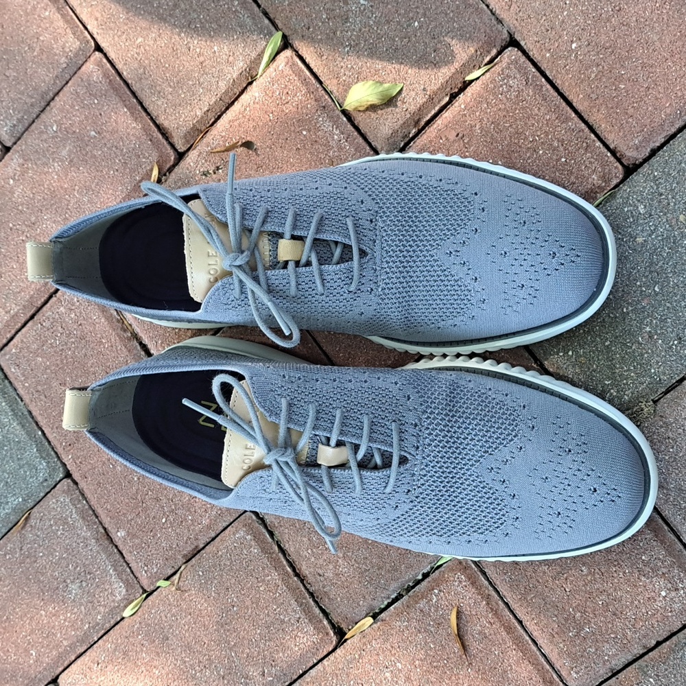 Men's Cole Haan Oxford shoe, size 10.5 D. Gray